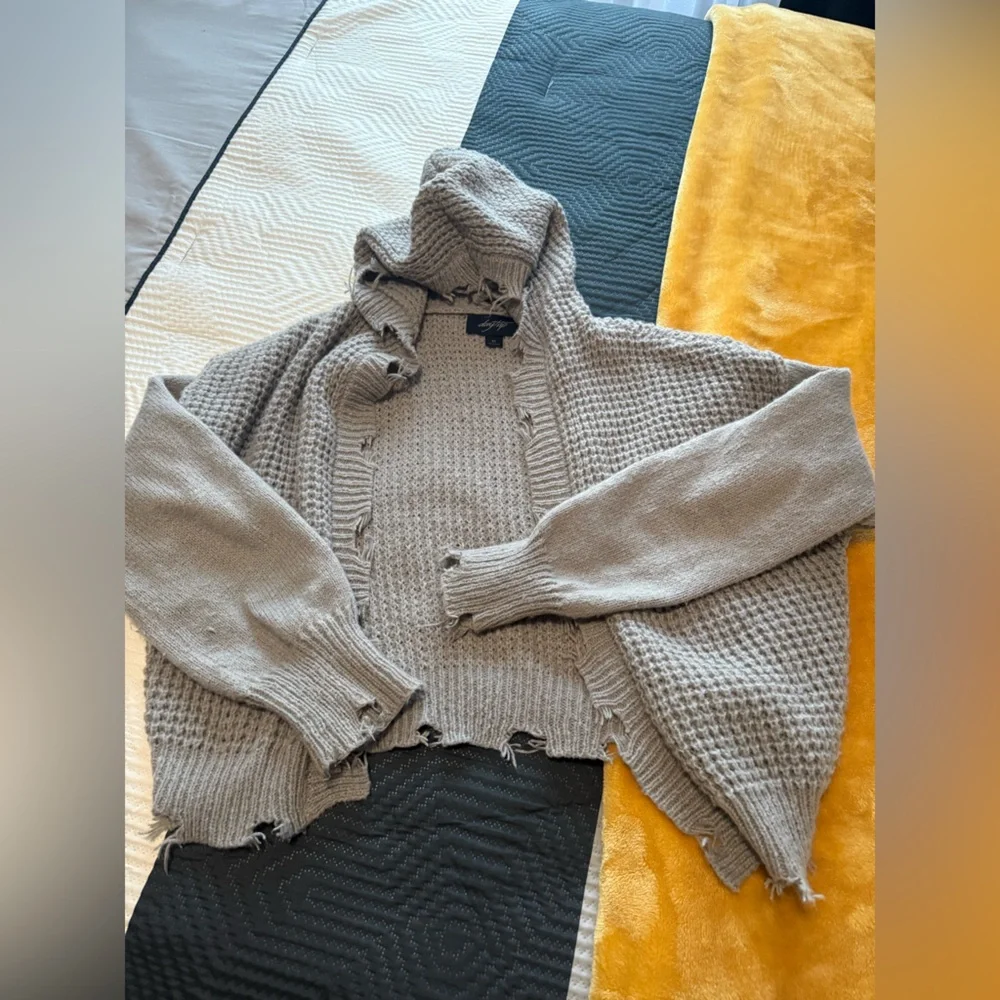 Daytrip gray Hooded Cardigan - Picture 3 of 7
